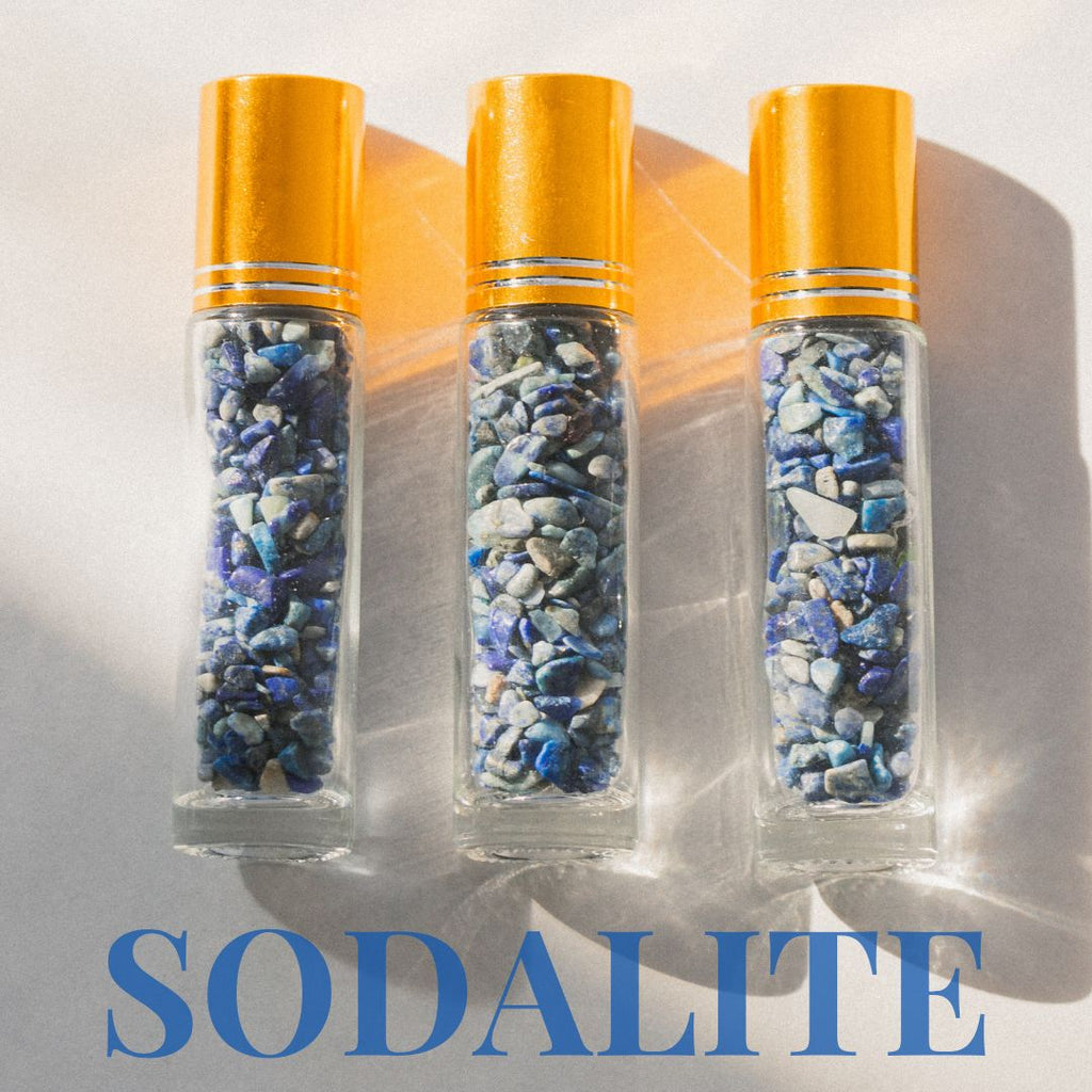Essential Oil Roller Bottle with Natural Gemstones, Glass Bottle Natural Crystals with Roller Ball For Perfumes or Aromatherapy Travel