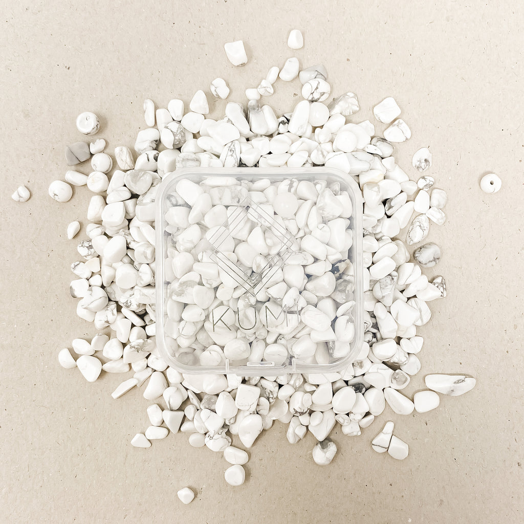 Howlite Gemstone Chips