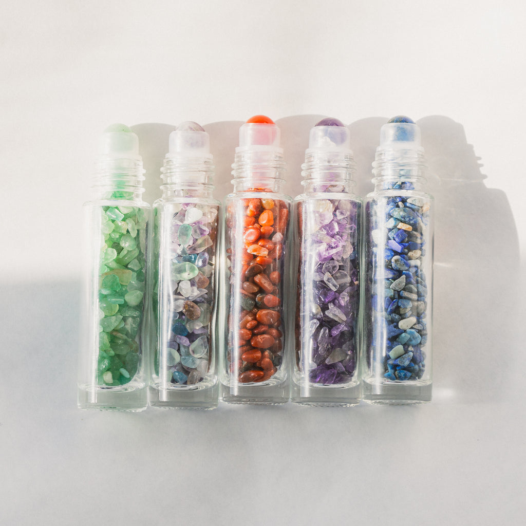 Essential Oil Roller Bottle with Natural Gemstones, Glass Bottle Natural Crystals with Roller Ball For Perfumes or Aromatherapy Travel
