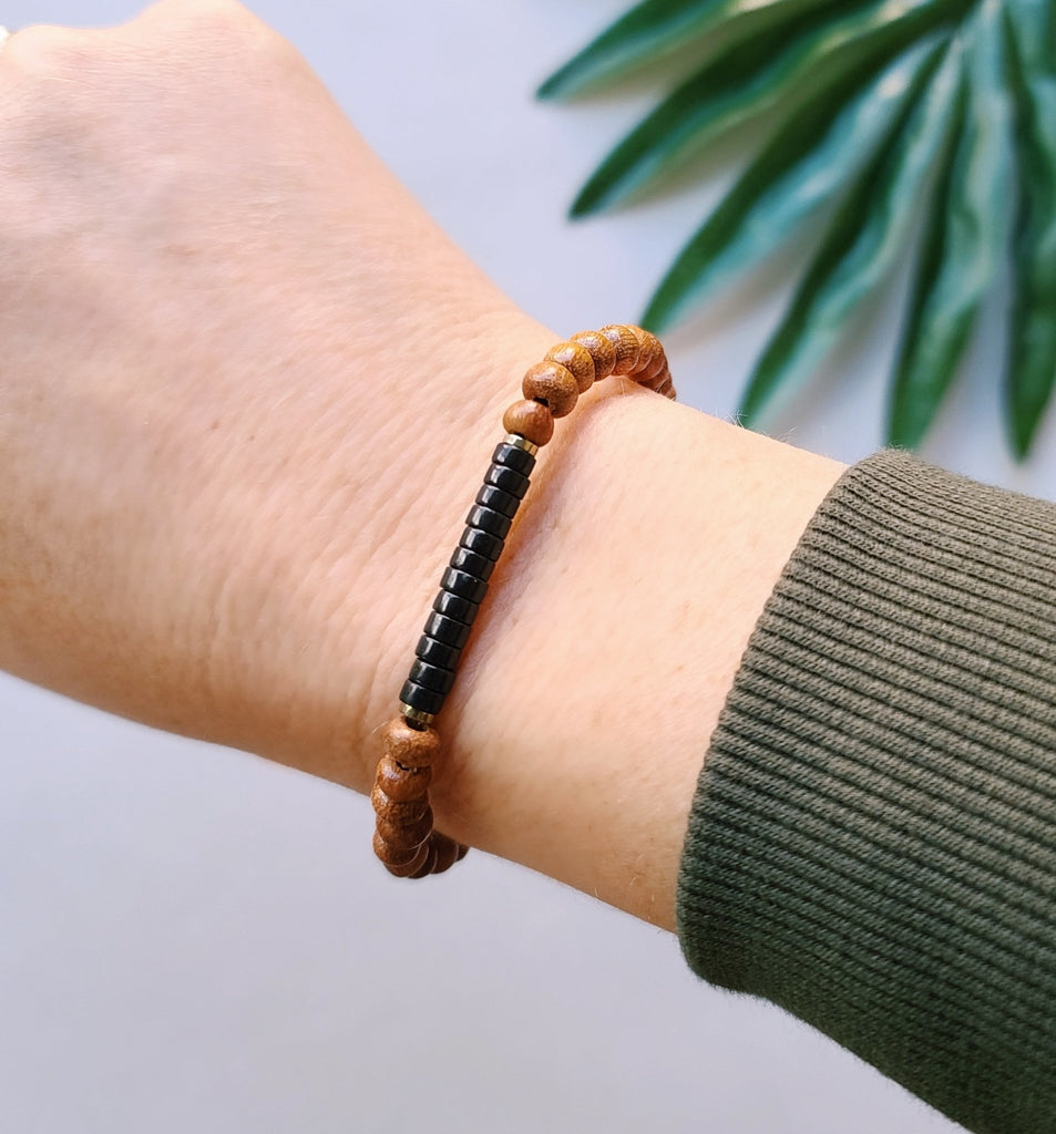 Onyx Seed Bead & Bayong Wood Diffuser Bracelet